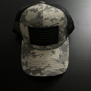 Camouflage American Flag US Flag Patch SnapBack Meshback Hat OSFM